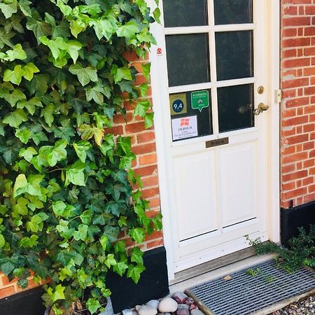 Olholm Cottage Stege Bagian luar foto